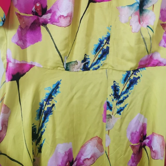 Mellaris S12 Maxi Short Sleeve Linef Floral Yellow Dress - Picture 4 of 9
